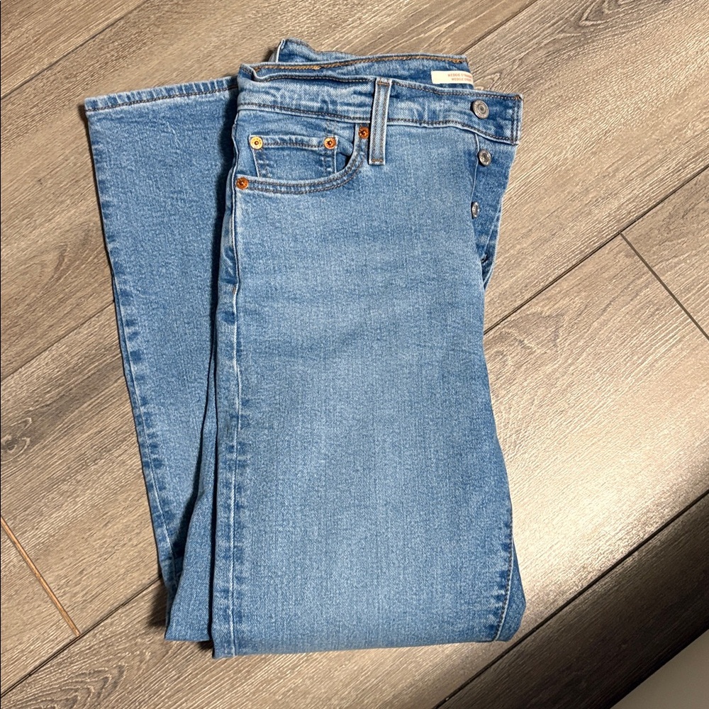 Levi's Wedgie Straight size 29
